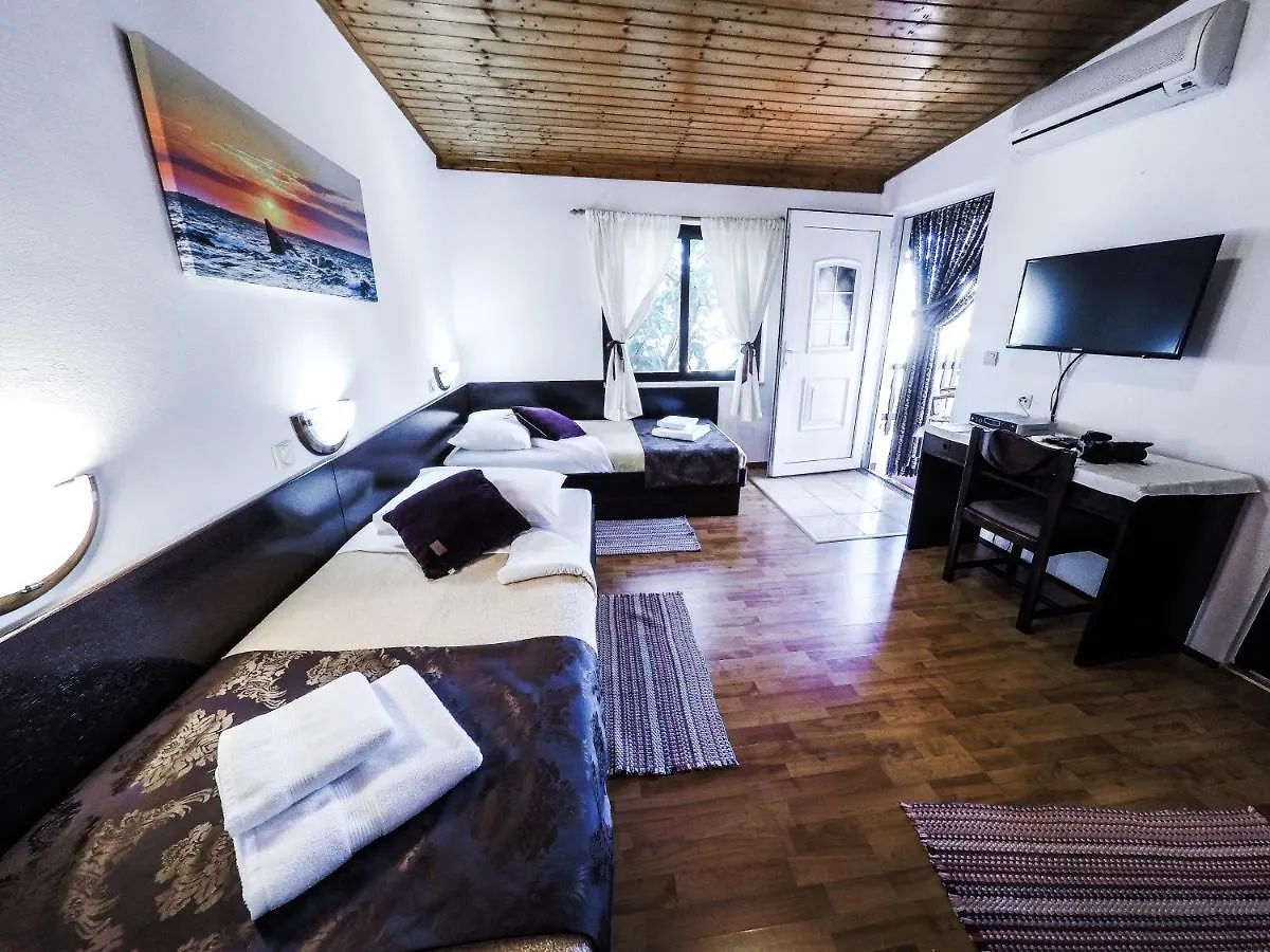 Apartments Vintijan Pula 0*,  Croatia