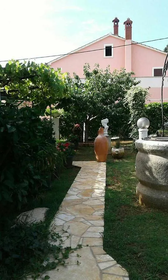 Apartments Vintijan Пула