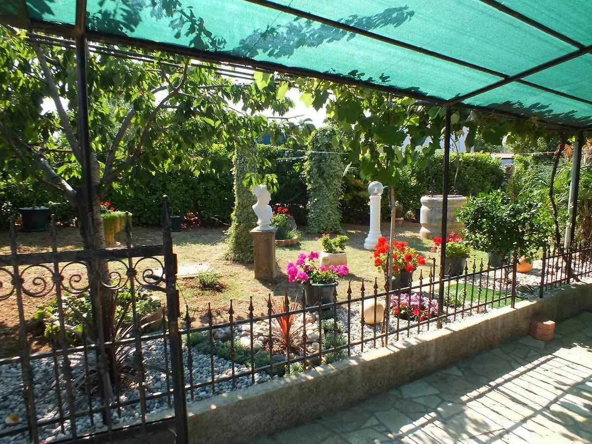 Apartments Vintijan Pula 0*,  Croatia