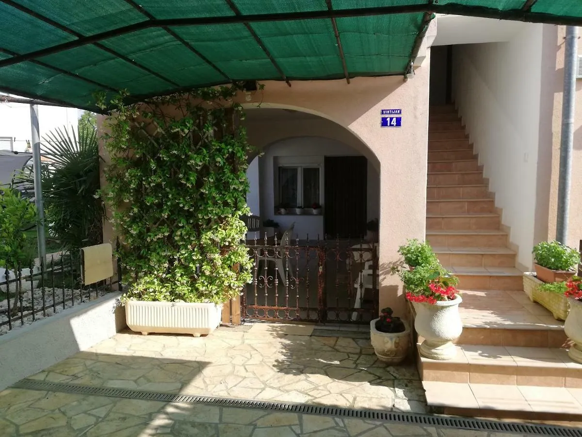 Apartments Vintijan Пула